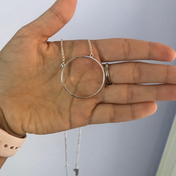 Silver circle pendant necklace - Picture 4 of 6